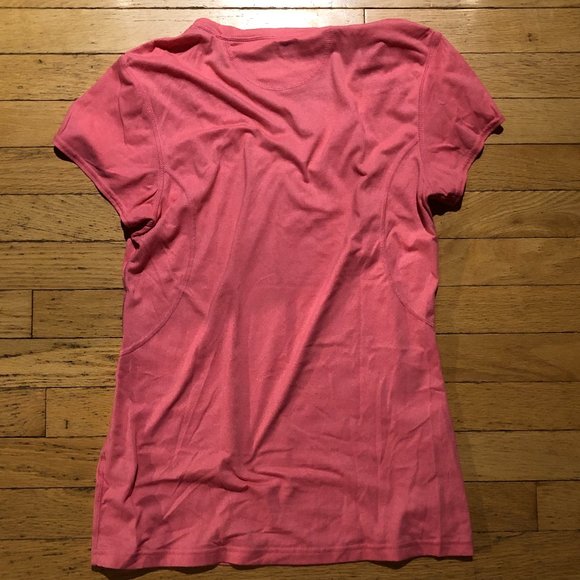 Women's Kirkland Signature Pink Short Sleeved V-Neck T-Shirt - Picture 3 of 10